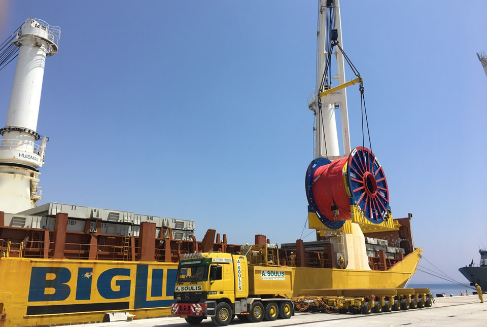 Transport of 240t Umbilical reels